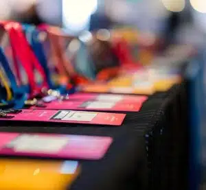 Gadżety eventowe do stref VIP - jak podkreślić wyjątkowy charakter wydarzenia?